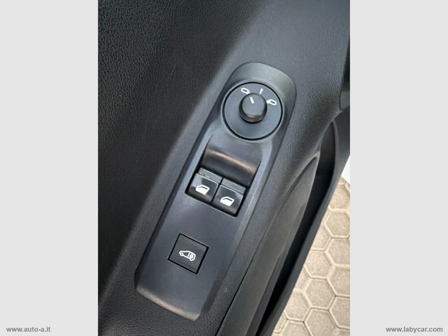 Berlingo BlueHDi 100 CV 3 POSTI - immagine 12