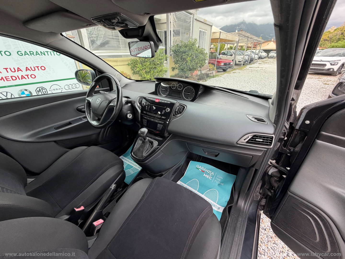 Ypsilon 0.9 T.Air 85 CV 5p. S&S DFN Gold - immagine 12
