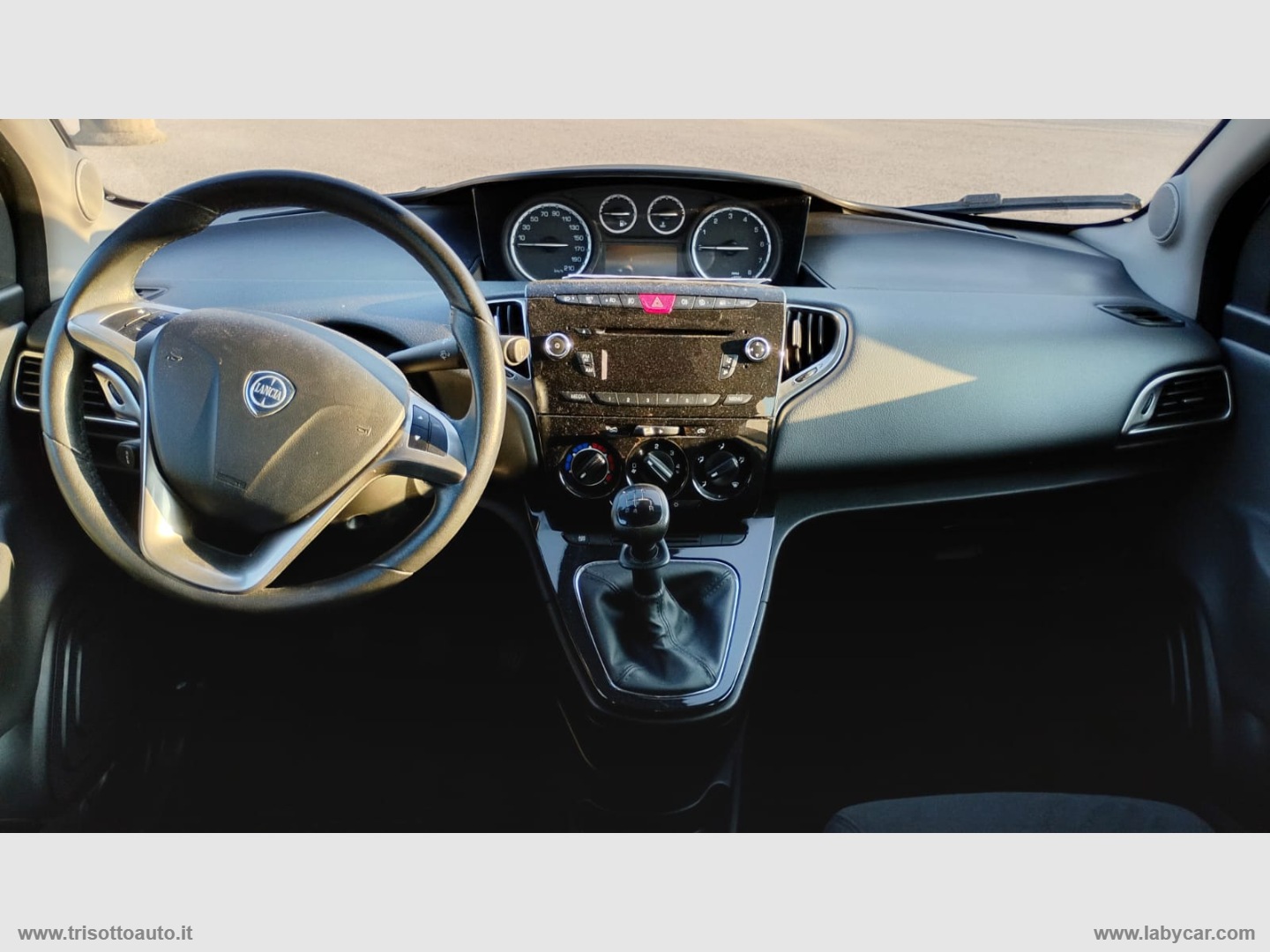 Ypsilon 1.2 69 CV 5p. - immagine 12