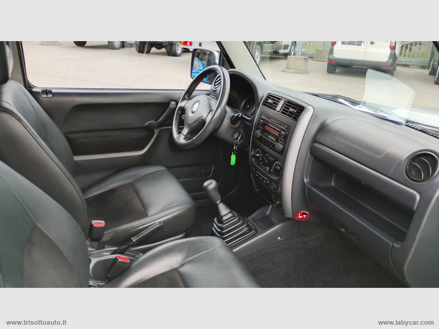Jimny 1.5 DDiS 4WD JLX CON GANCIO TRAINO - immagine 12