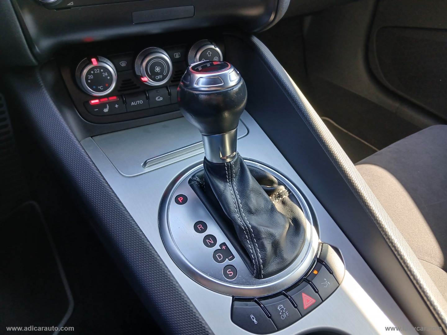 TTS Coupé 2.0 272 CV TFSI quattro S tronic - immagine 12