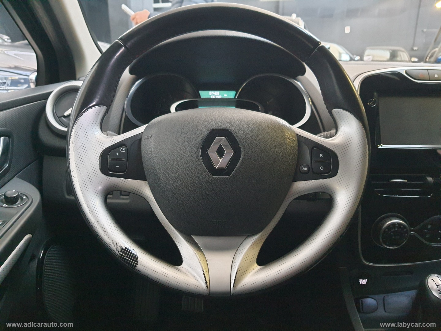 Clio 1.2 75 CV 5p. Duel - immagine 12
