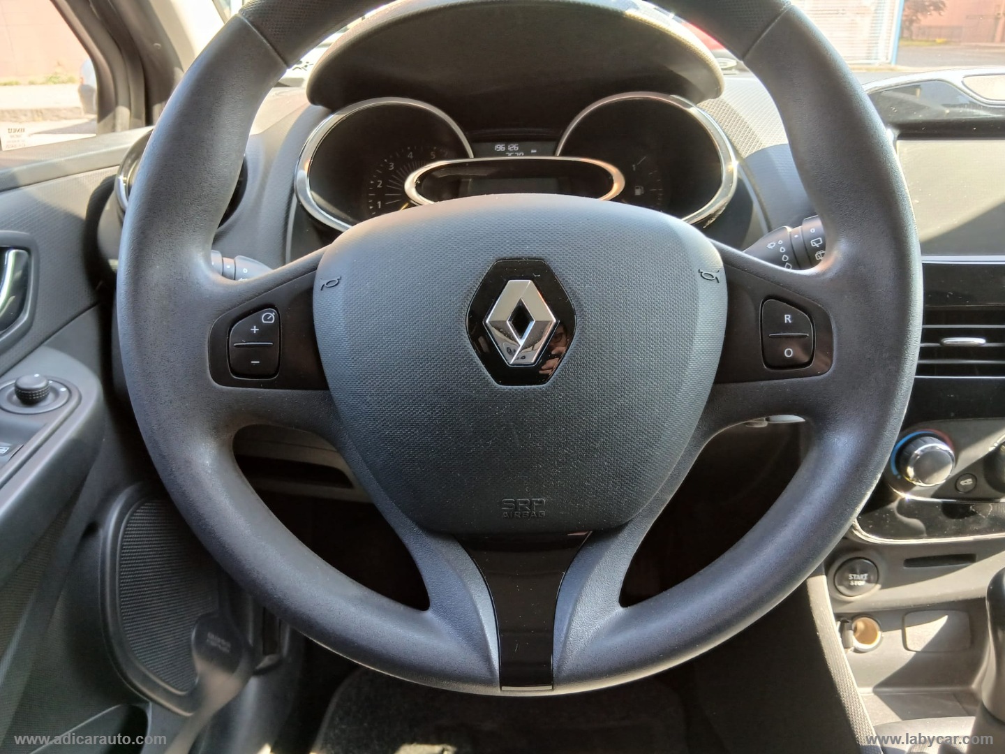 Clio 1.5 dCi 8V 75 CV 5p. Live - immagine 12