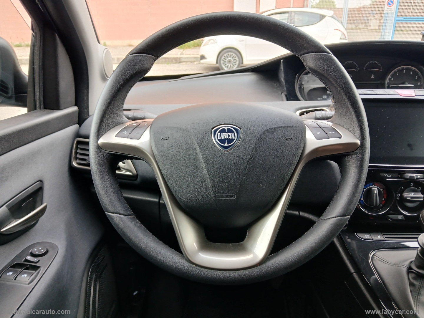 Ypsilon 1.2 69 CV 5p. GPL Ecochic - immagine 12