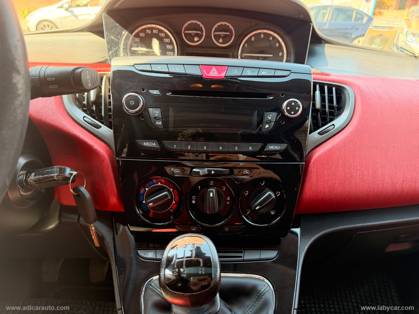 Ypsilon 0.9 T.Air 85 CV 5p. S&S Platinum - immagine 12