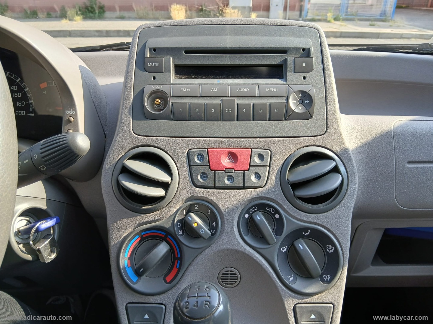 Panda 1.1 BENZINA 54 CV - immagine 12