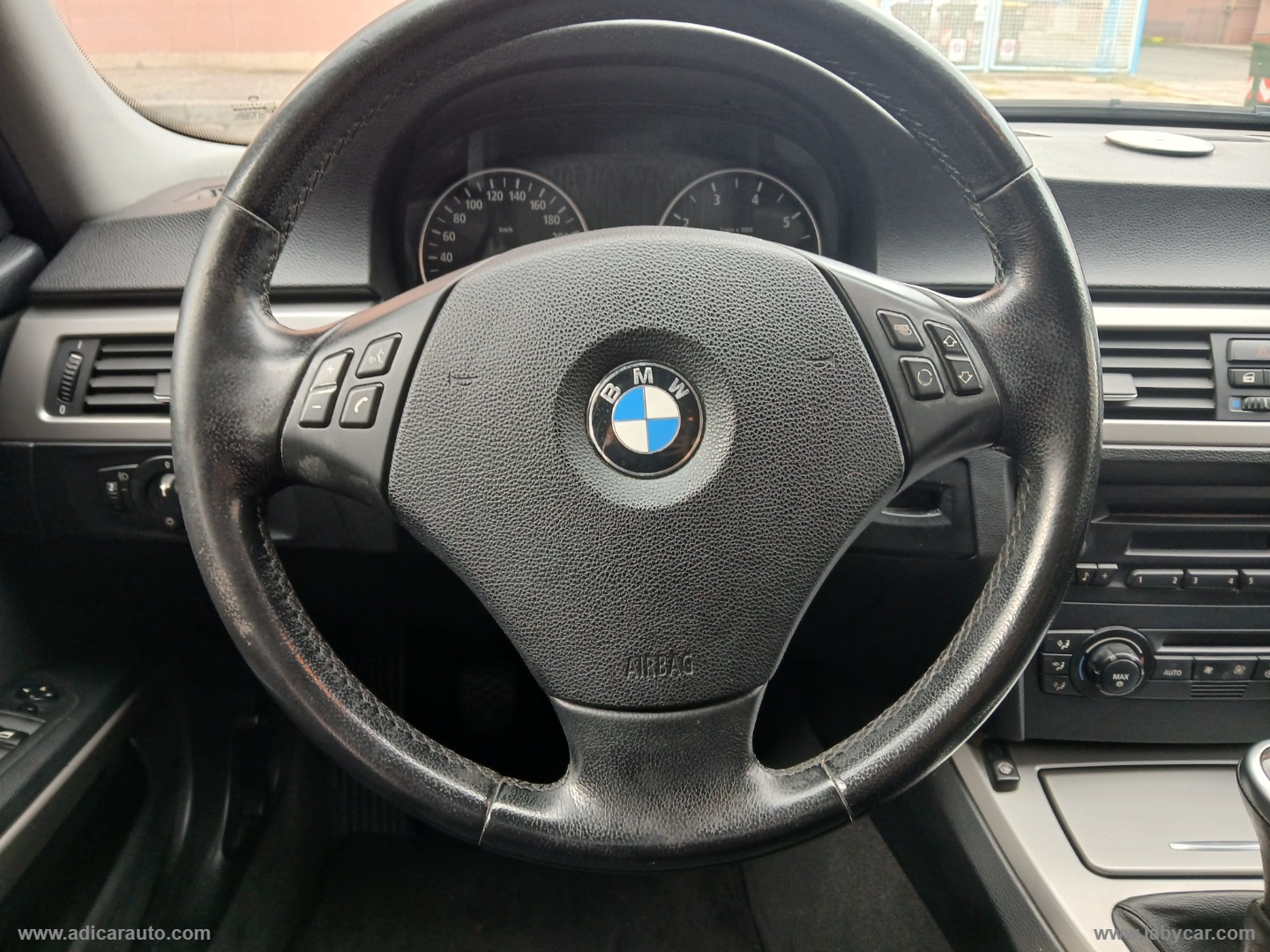 320i - immagine 12