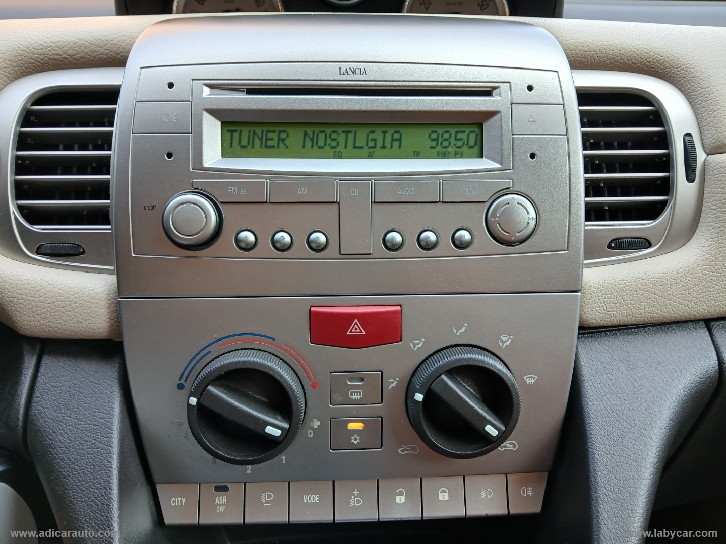 Ypsilon 1.4 16V 95 CV - immagine 12