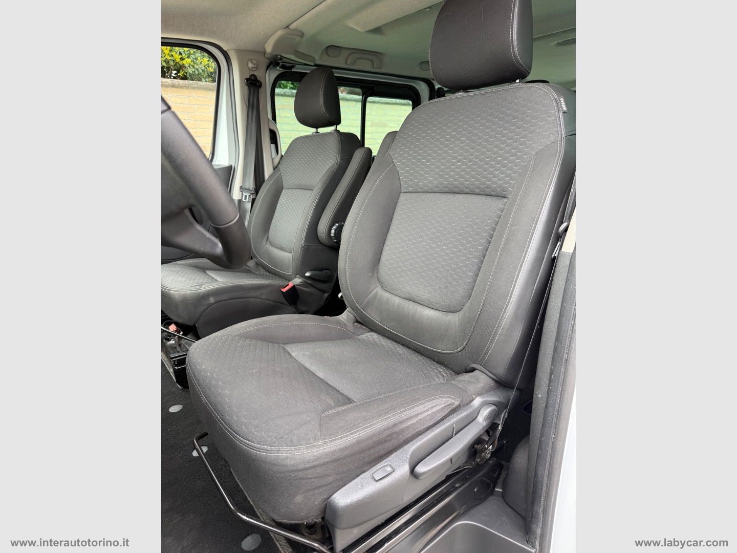 Vivaro 29 1.6 BiT.145 EcoF. PC-TN PASSO LUNGO - immagine 12