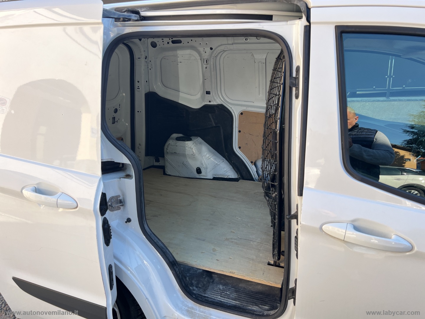 Transit Courier 1.6 TDCi 95CV Van Entry WWW. AUTONOVEMILANO.IT - immagine 12
