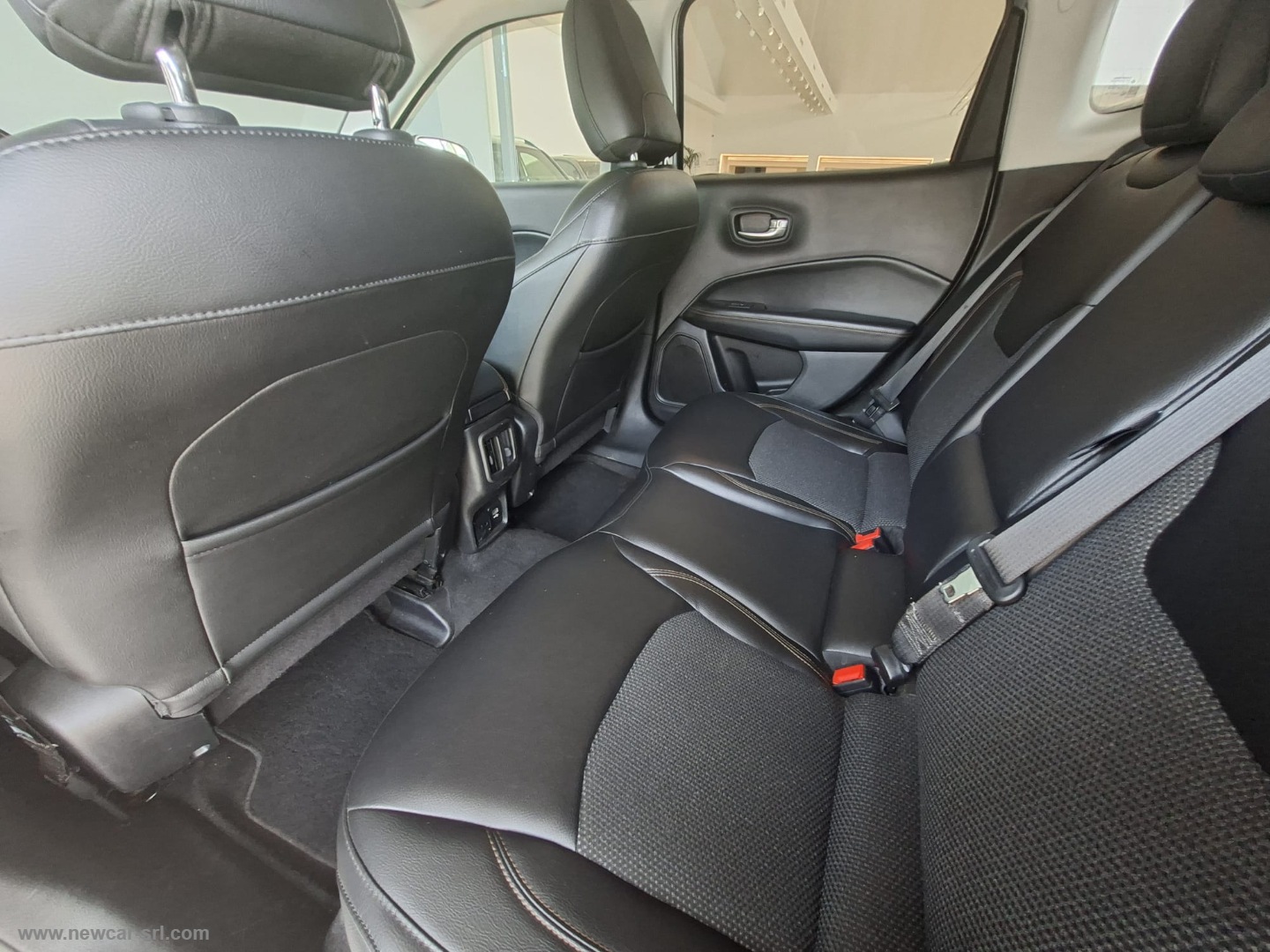 Compass 2.0 Mjt II aut. 4WD Limited - immagine 12