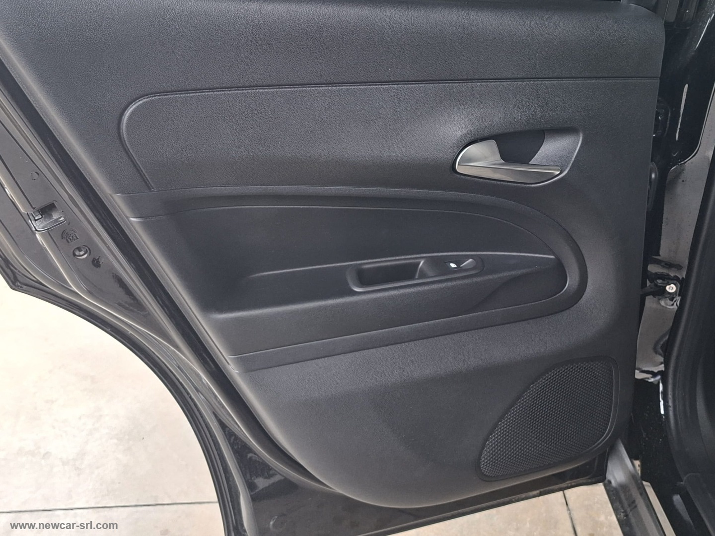 600 Hybrid 110 CV DCT MHEV Business - immagine 12