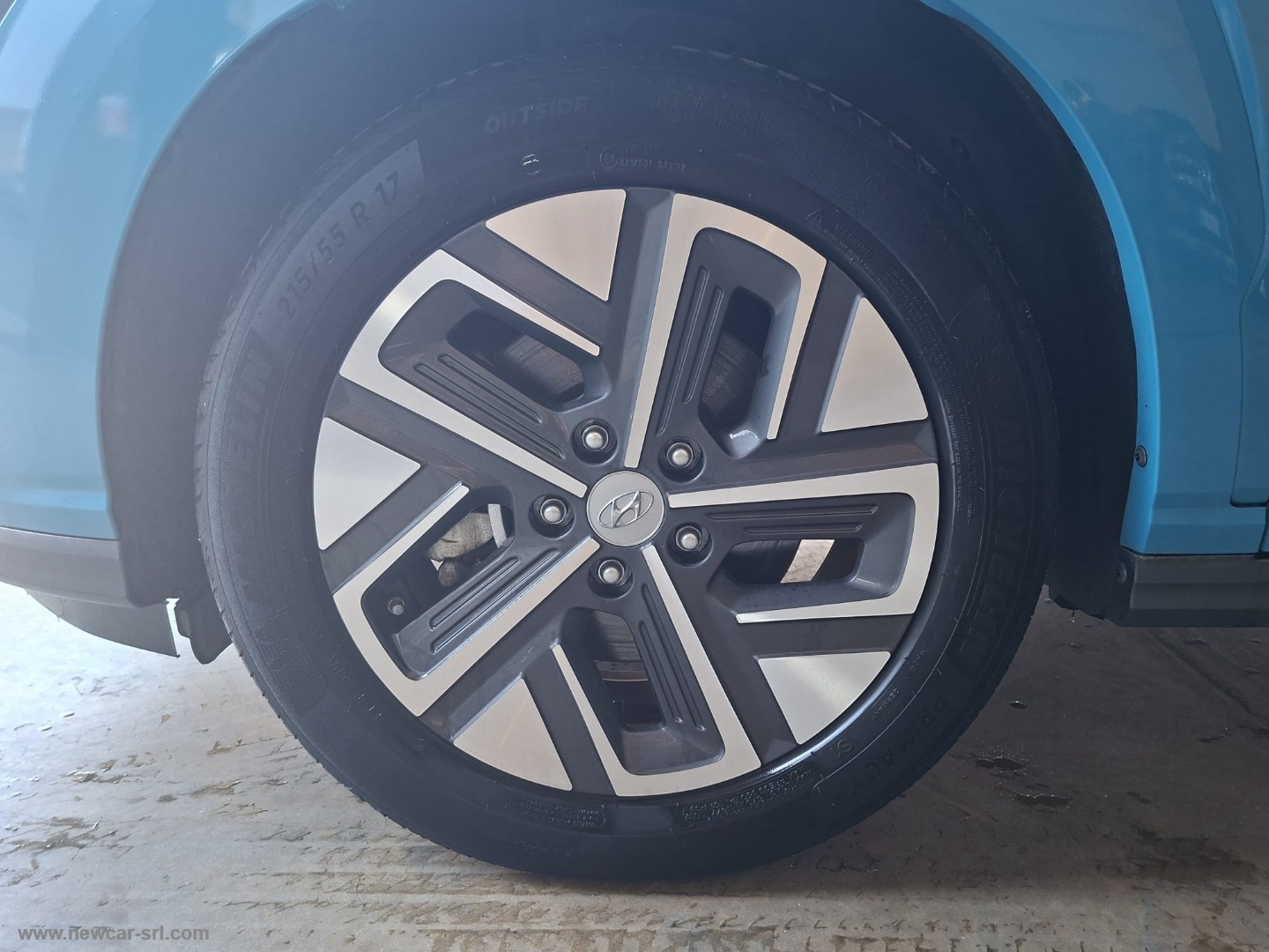 Kona EV 64 kWh XClass - immagine 12