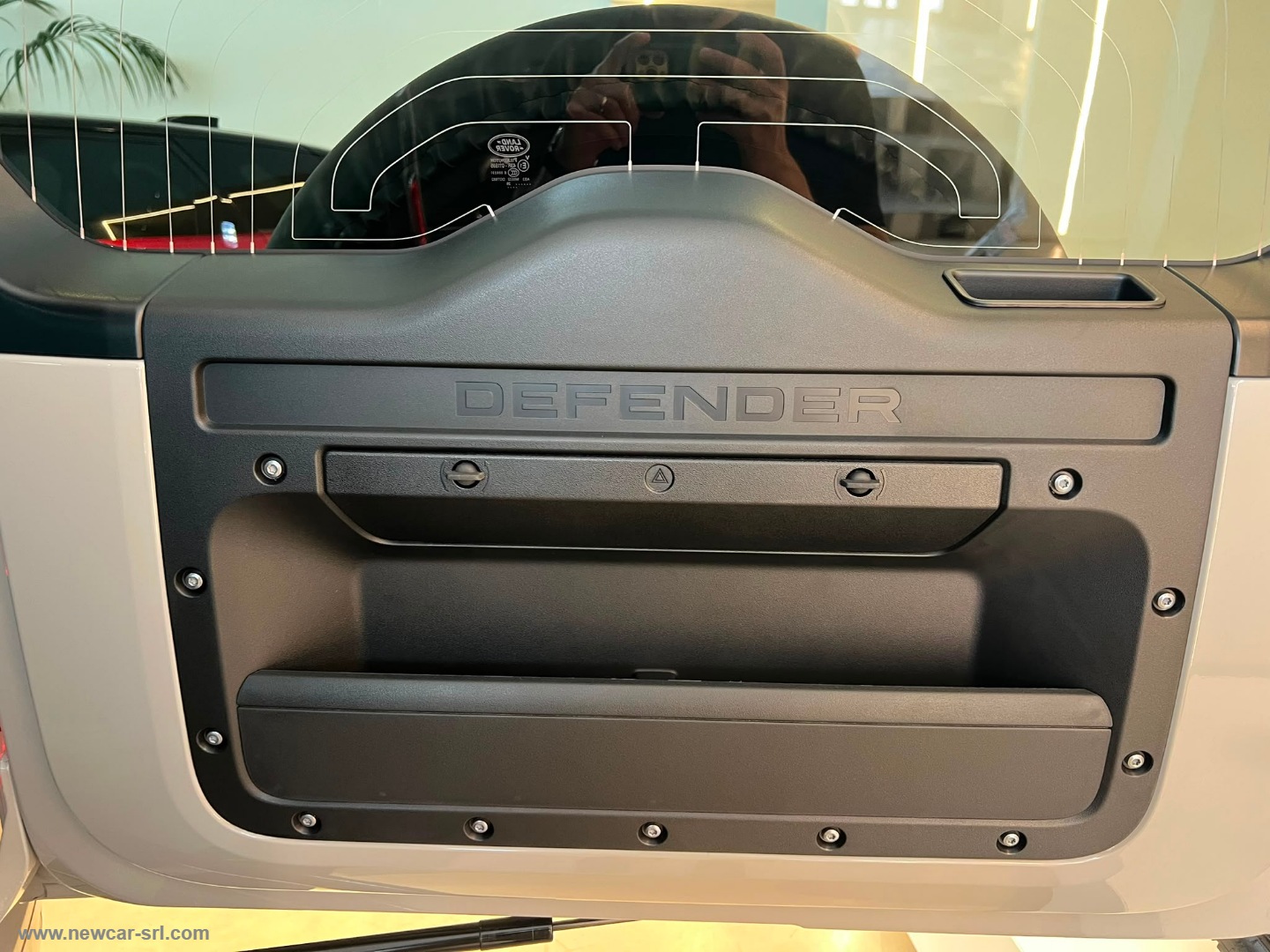 Defender 110 3.0D I6 250 AWD X-Dyn.SE N1 - immagine 12