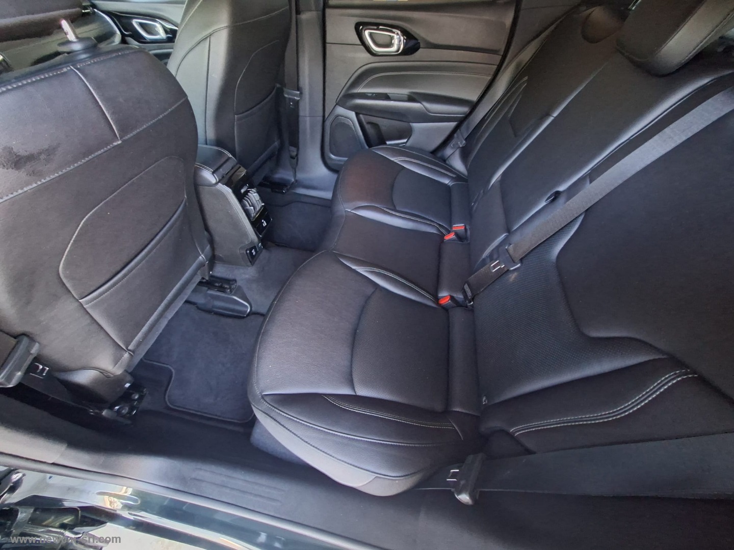 Compass 1.6 Mjt II 2WD Limited - immagine 12