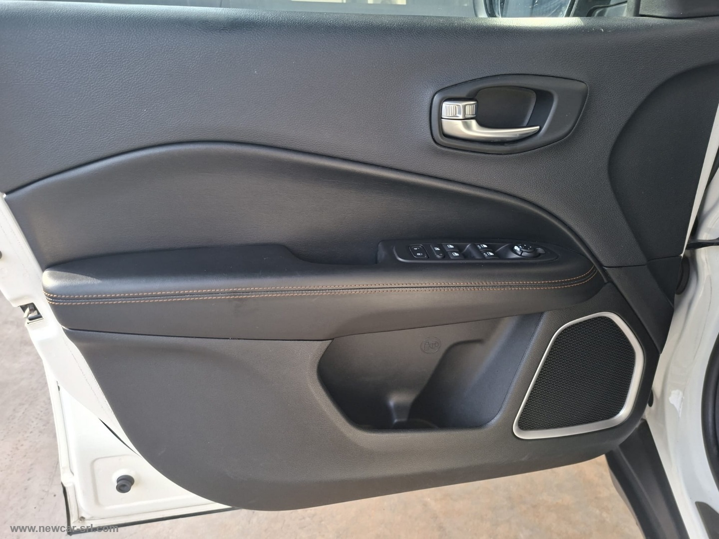 Compass 1.6 Mjt II 2WD Limited - immagine 12
