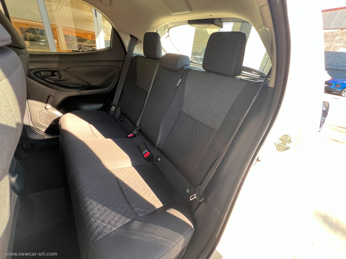 Yaris 1.5 Hybrid 5p. Business - immagine 12