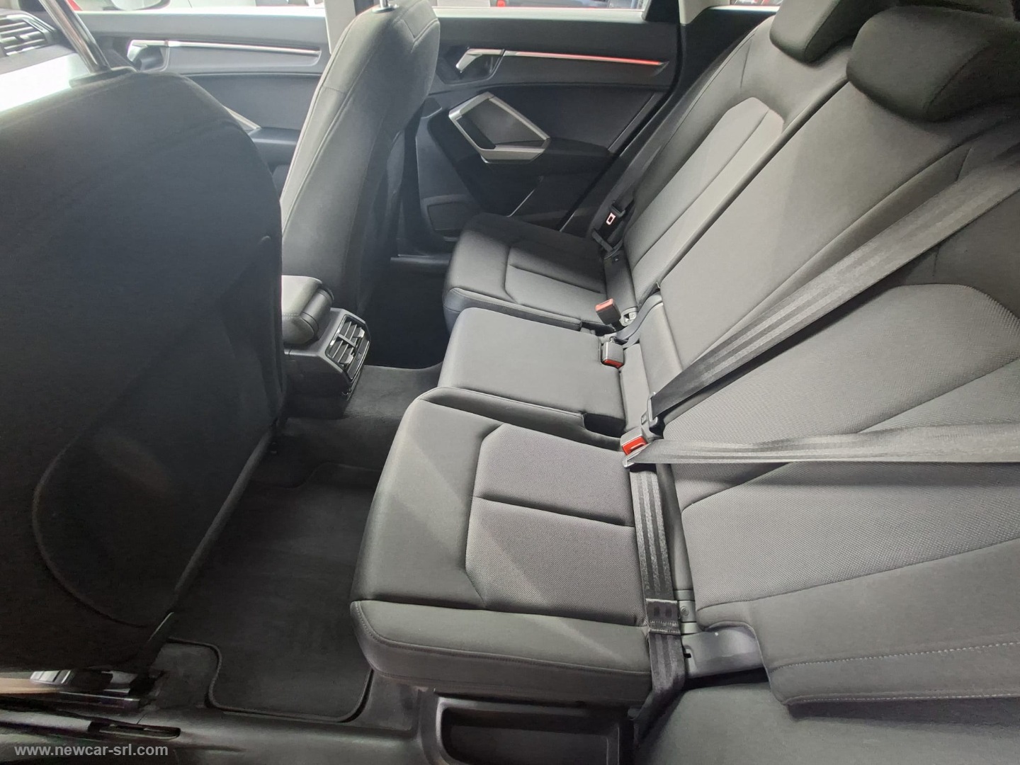 Q3 2.0 TDI 150CV quattro Business - immagine 12