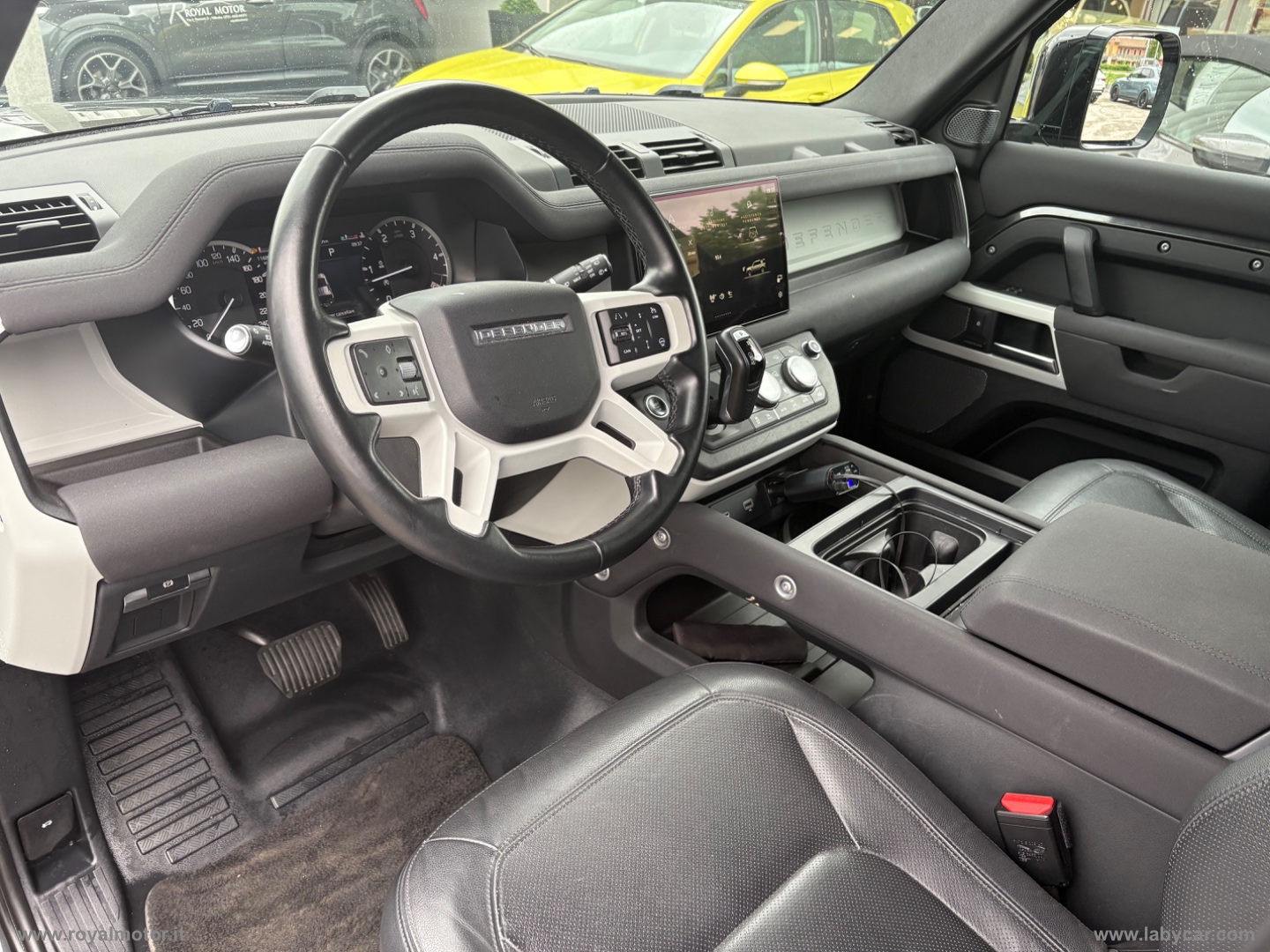 Defender 110 3.0D I6 250 CV AWD Auto - immagine 12