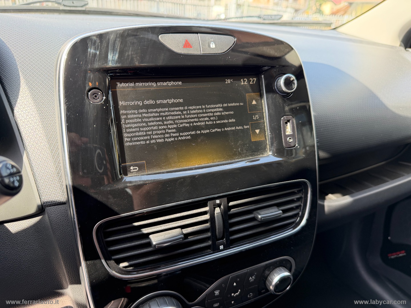 Clio TCe 12V 90CV 5p. Moschino Zen - immagine 12