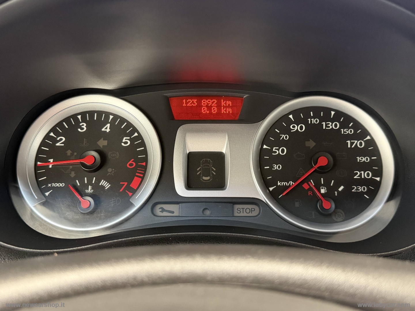 Clio 1.2 5p. Luxe NEOPATENTATI - immagine 12