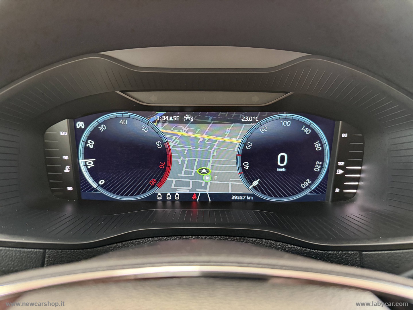 Karoq 1.5 TSI ACT Executive - immagine 12