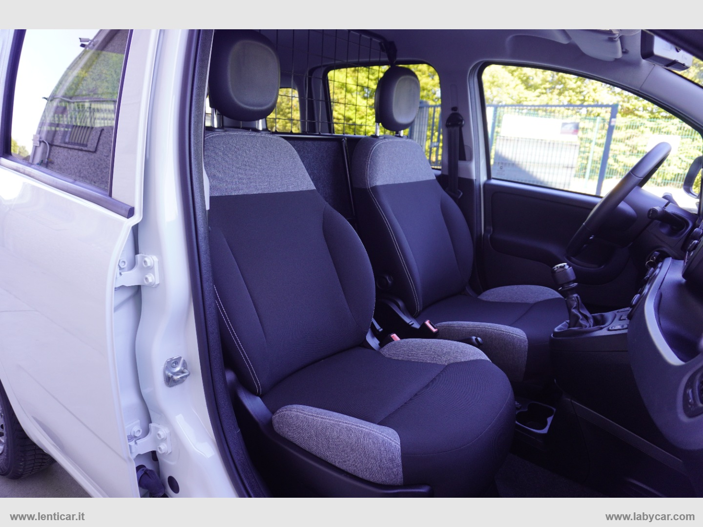 Panda 1.0 S&S Hybrid Van 2 posti solo Km 26.000 - immagine 12