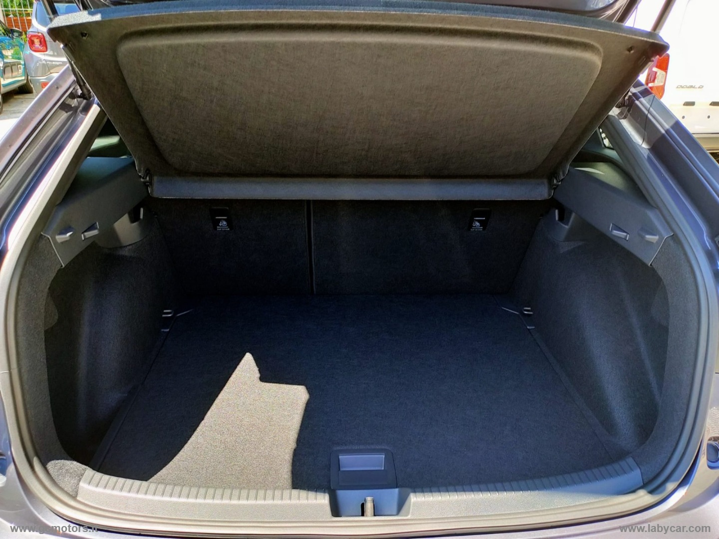 Volkswagen Taigo Taigo 1.0 TSI 115 CV R-Line - Immagine 12