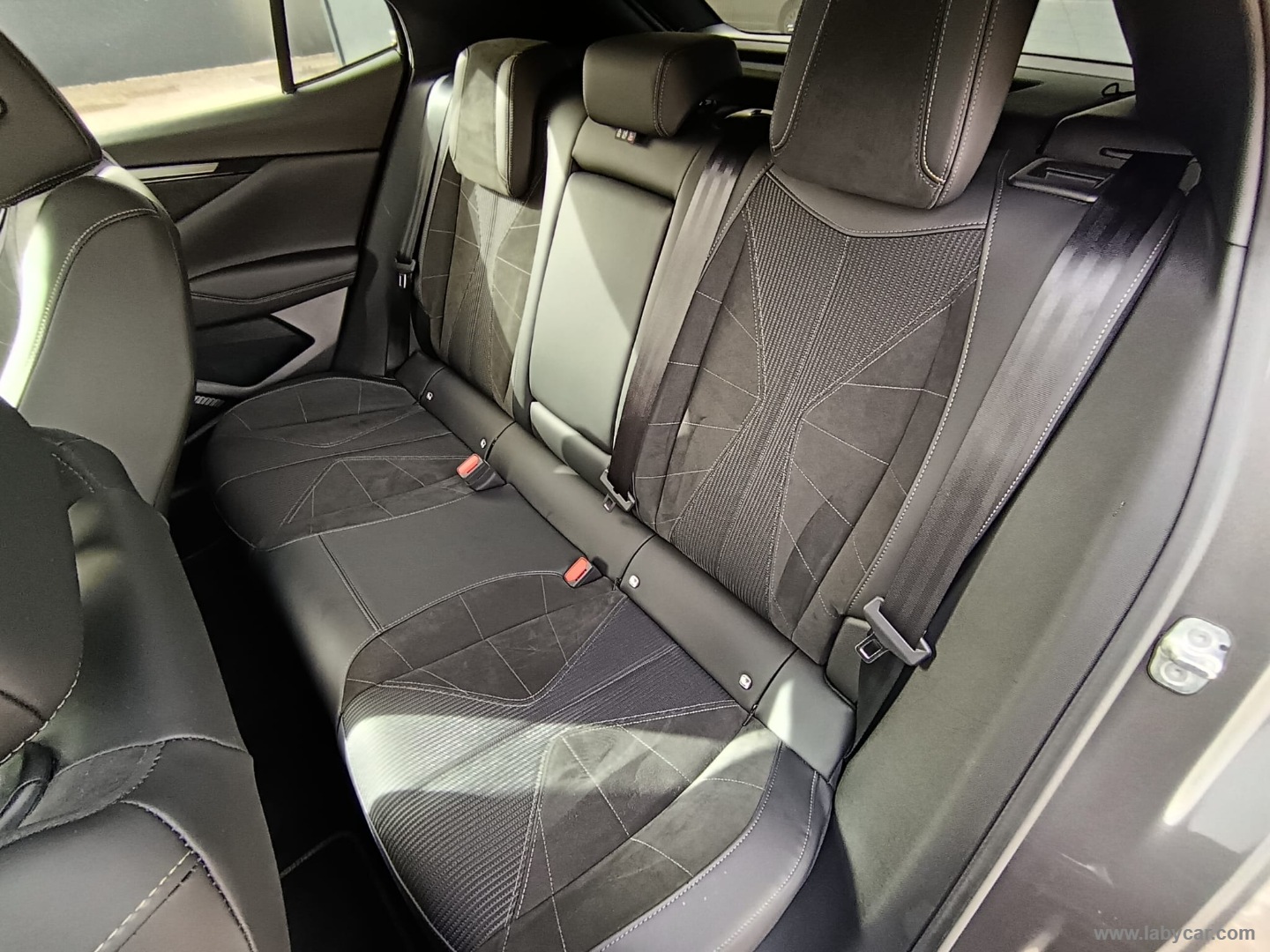 DS AUTOMOBILES DS4 4 PureTech 130 aut. Etoile Alcantara - Immagine 12