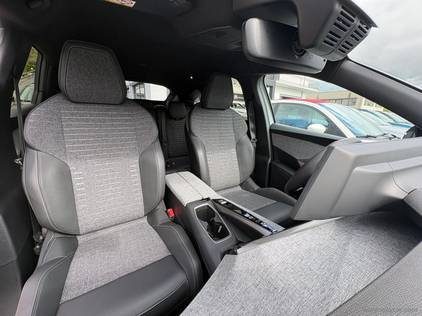 3008 Hybrid 136 e-DCS6 Allure - immagine 12