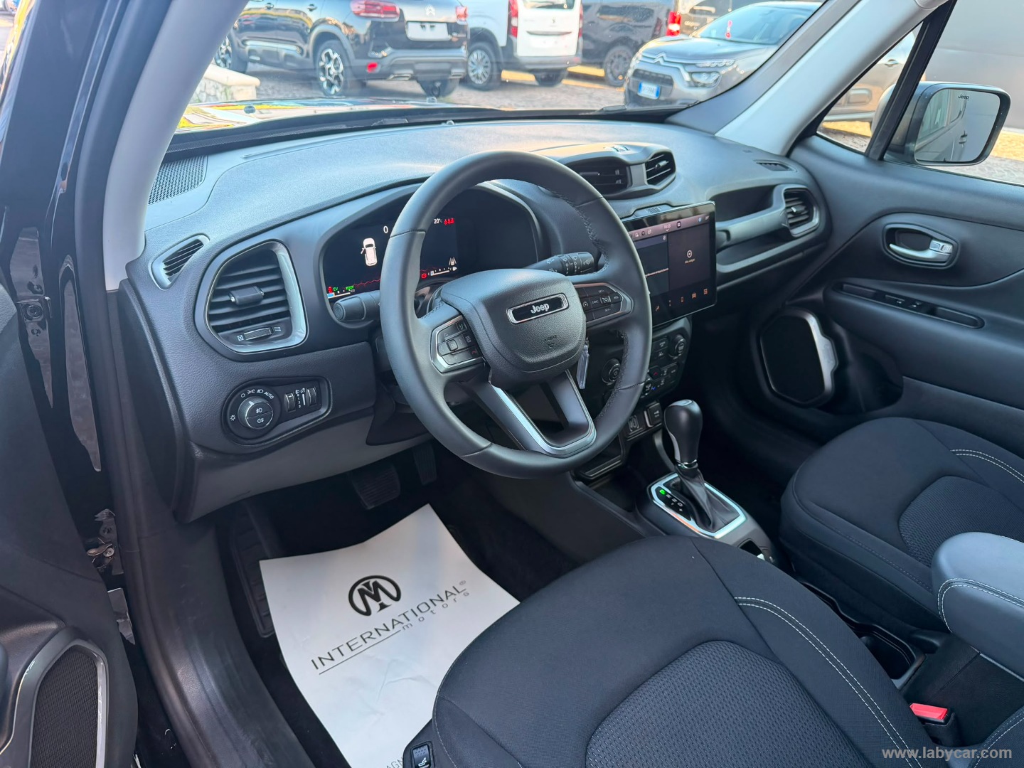 Jeep Renegade 1.5 T4 MHEV Altitude - Immagine 12