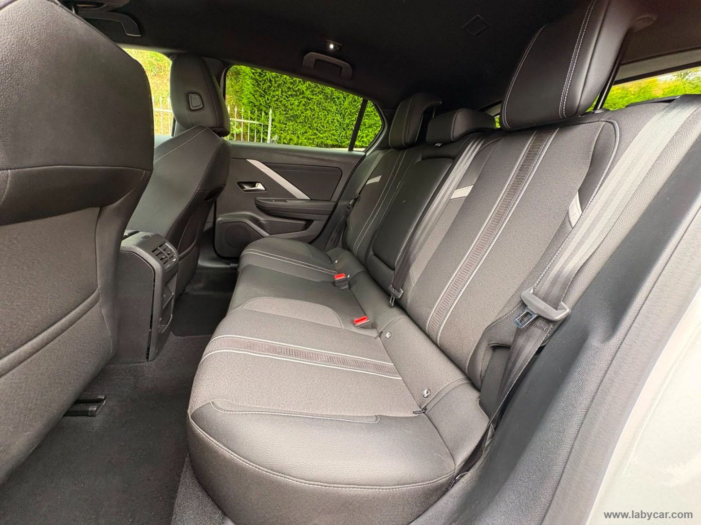 Opel Astra 1.2 Turbo 130 CV GS - Immagine 12