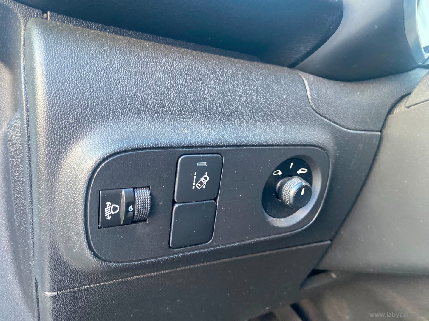 C3 BlueHDi 75 S&S Shine - immagine 12
