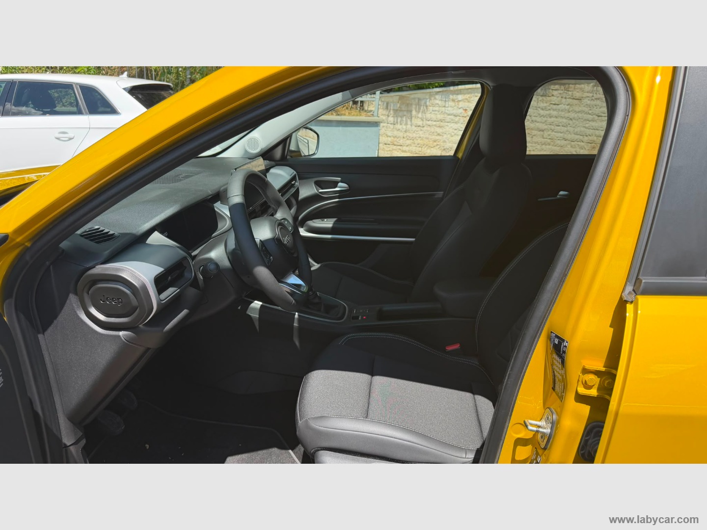 Jeep Avenger 1.2 Turbo Summit - Immagine 12