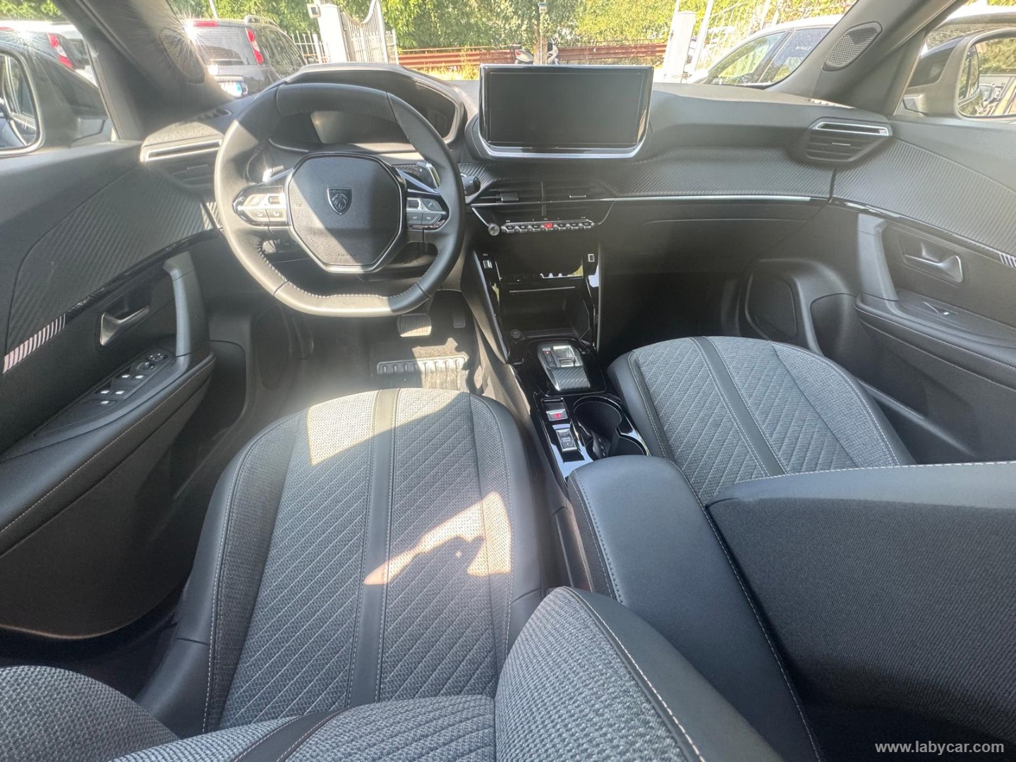 Peugeot 2008 PureTech 130 S&S EAT8 Allure - Immagine 12
