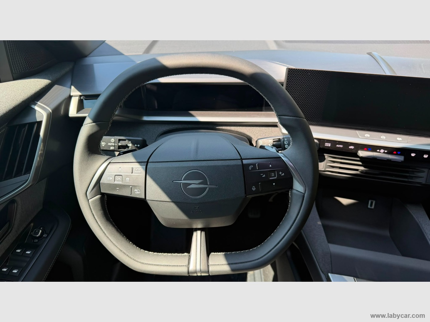 Opel Grandland Hybrid 145 CV DCT6 Edition - Immagine 12
