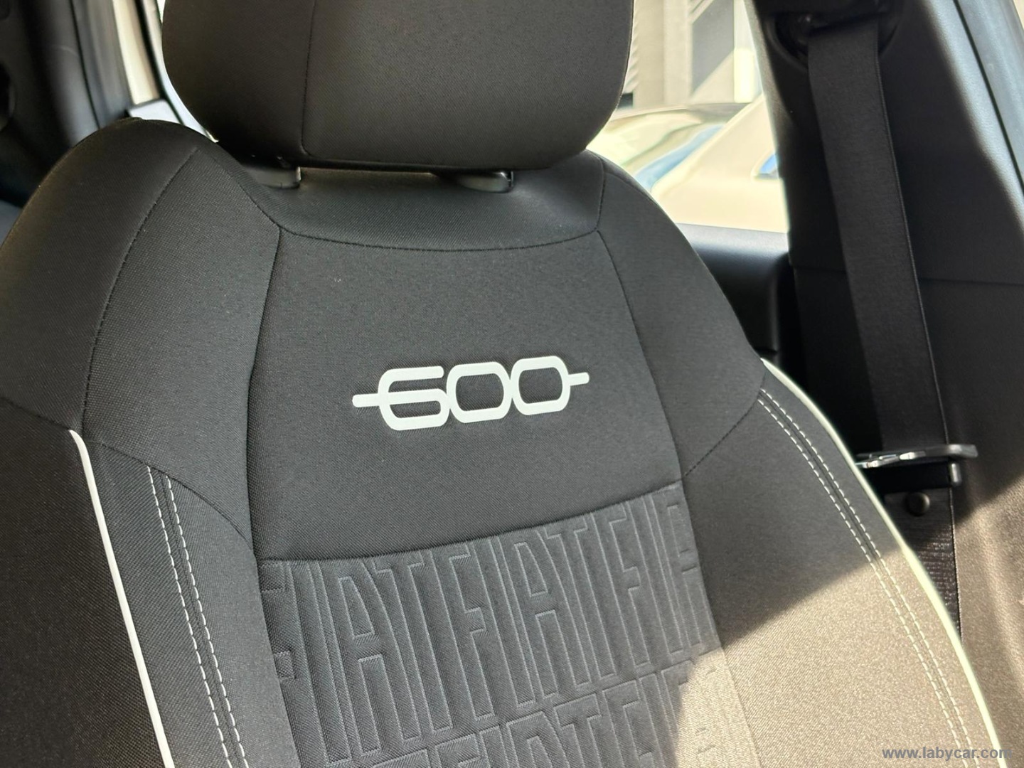 600 Hybrid 145 CV DCT MHEV Icon - immagine 12