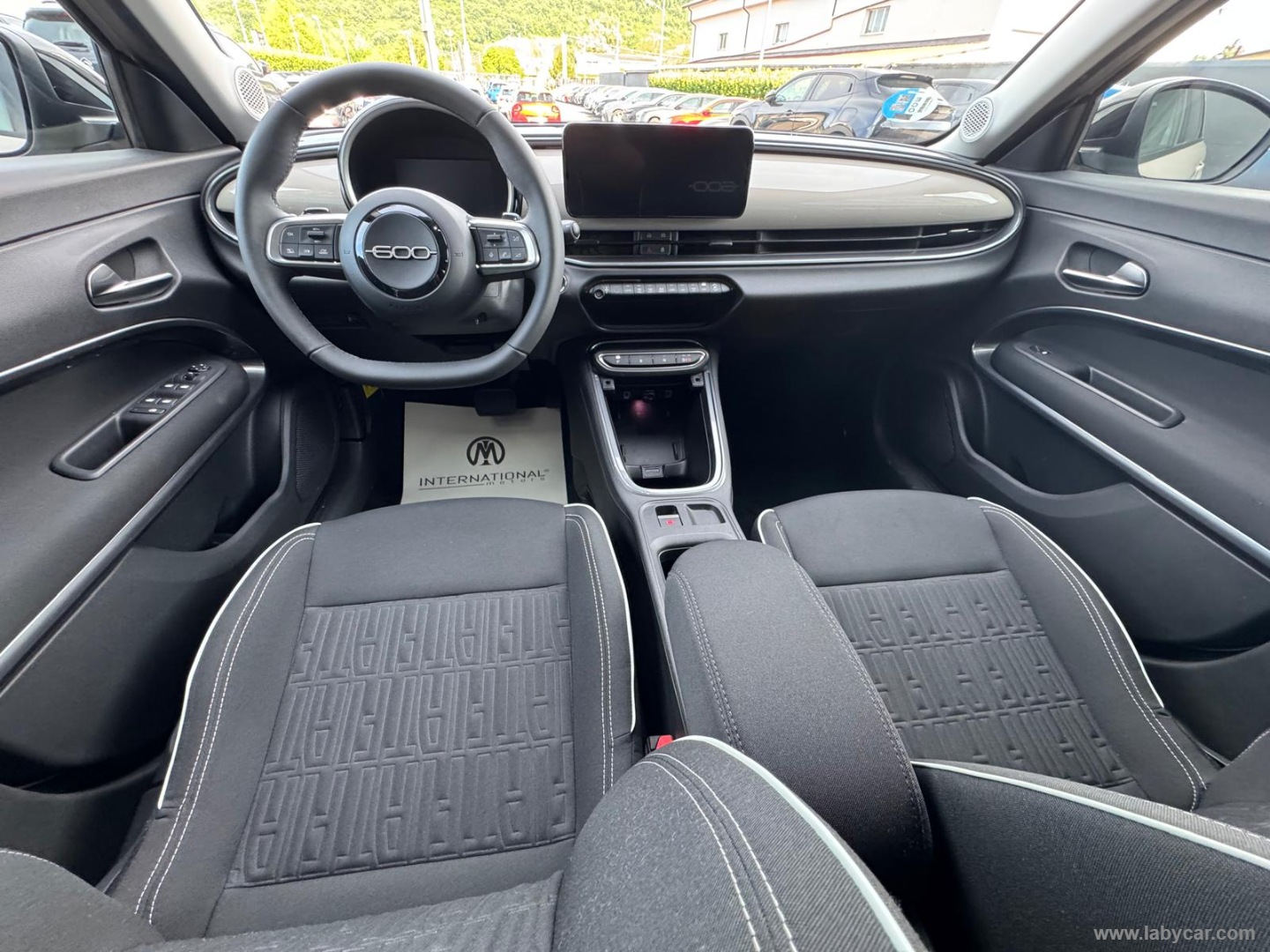 600 Hybrid 145 CV DCT MHEV Icon - immagine 12