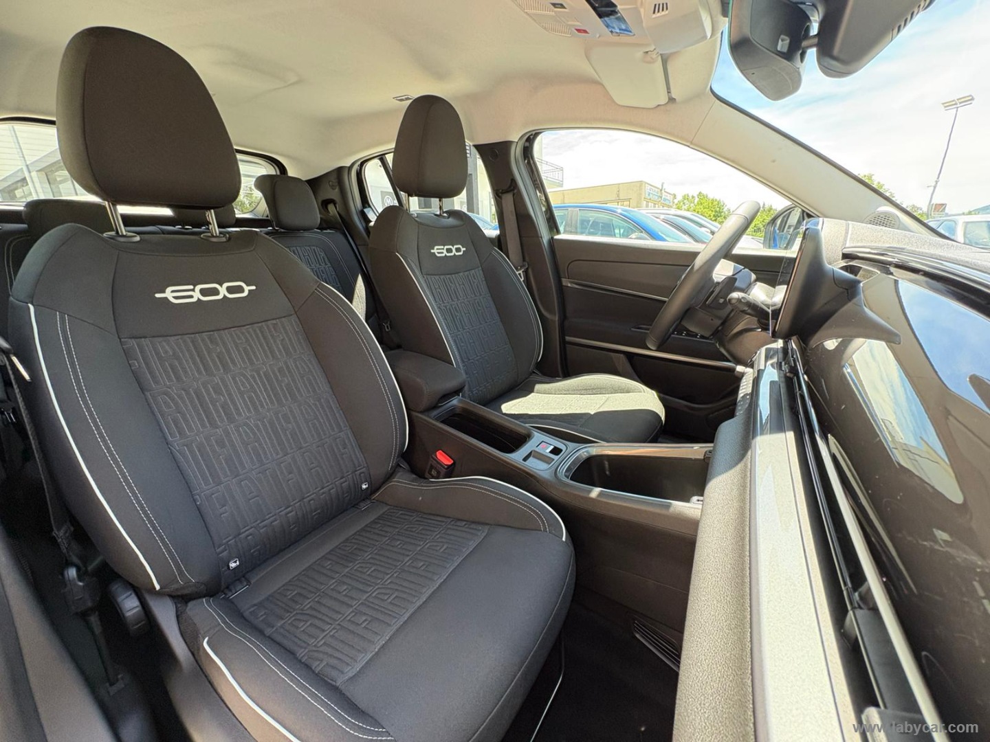600 Hybrid 145 CV DCT MHEV Icon - immagine 12