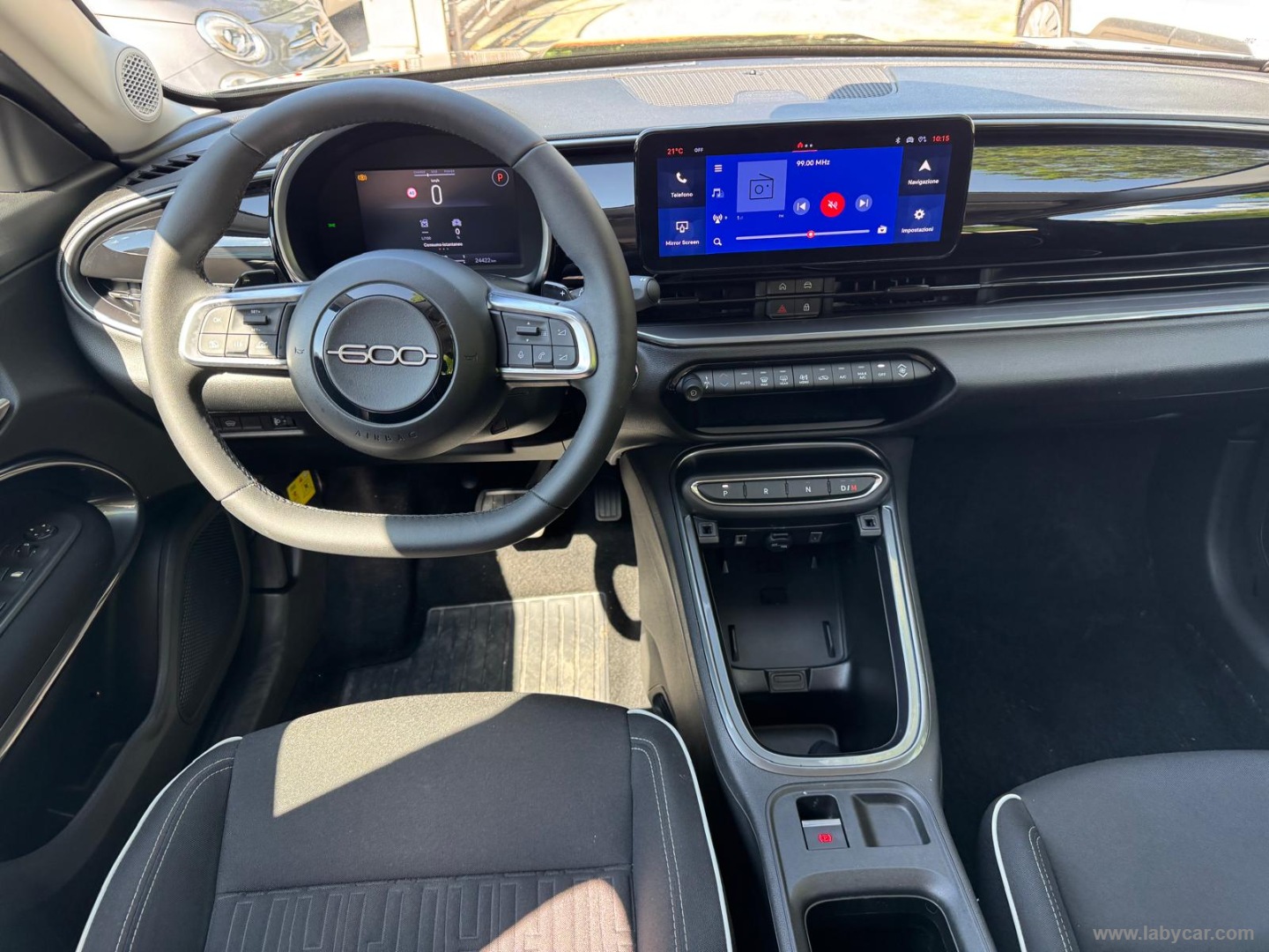 Fiat 600 Hybrid 145 CV DCT MHEV Icon - Immagine 12
