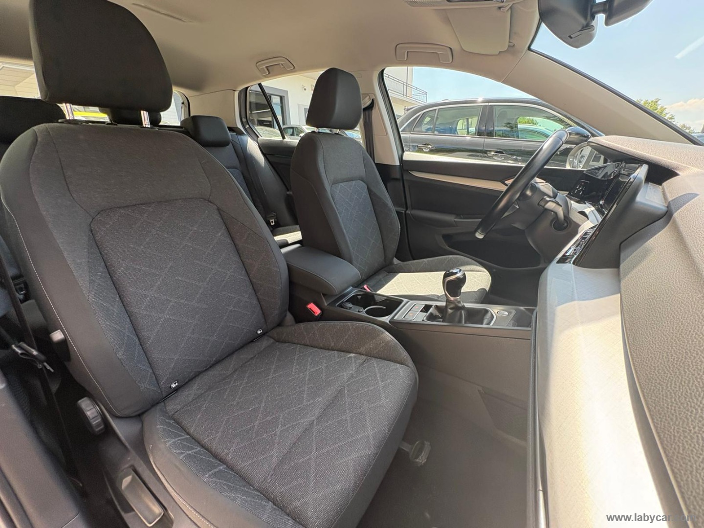 Volkswagen Golf 2.0 TDI 115 CV SCR Life - Immagine 12