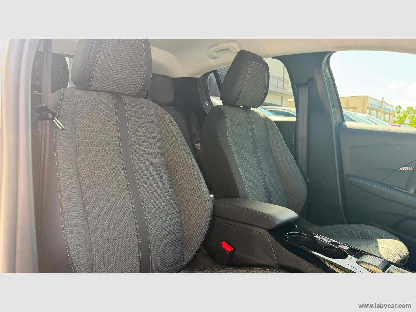 Peugeot 208 Hybrid 110 e-DCS6 Allure - Immagine 12
