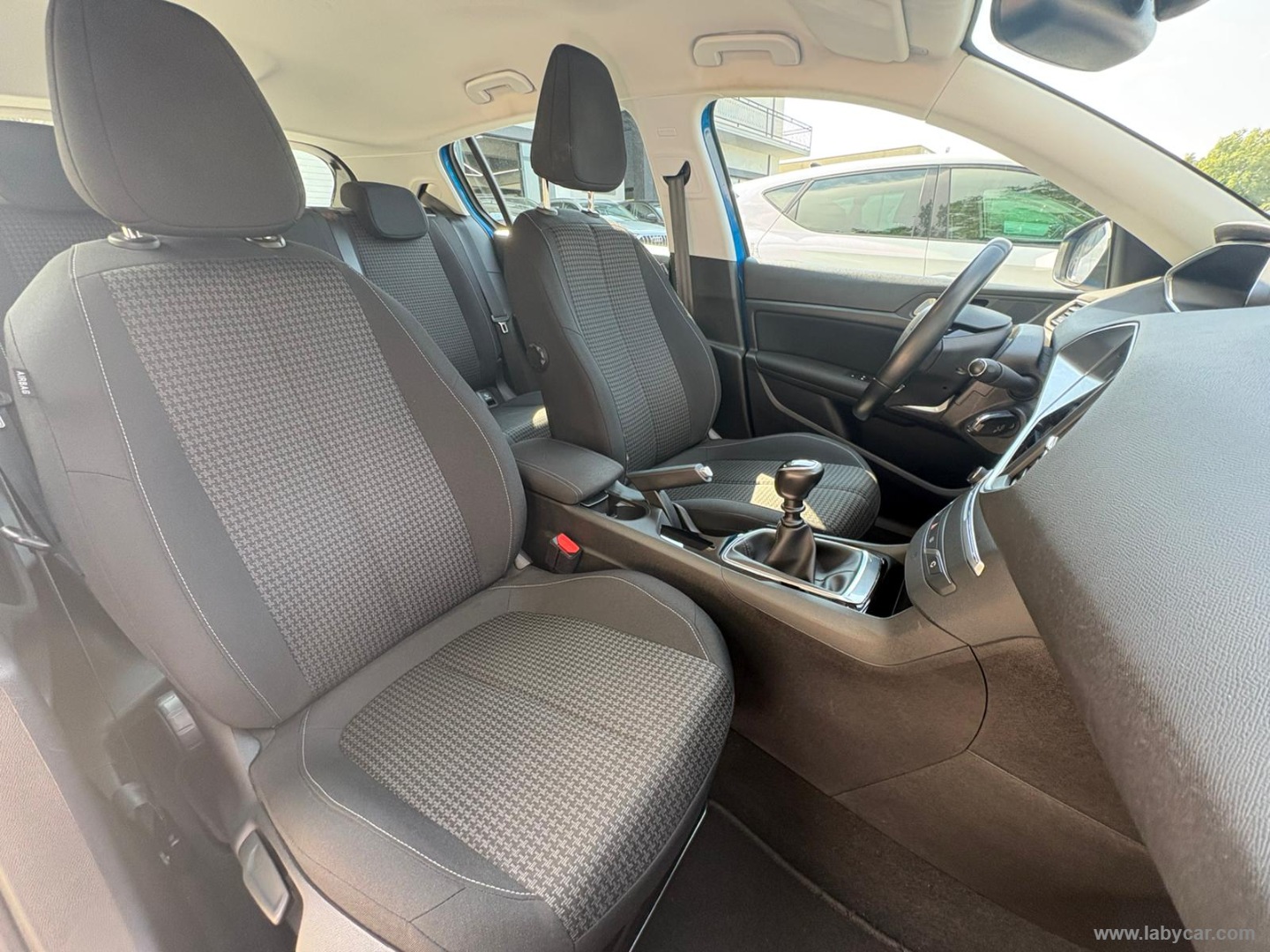 Peugeot 308 BlueHDi 100 S&S Active - Immagine 12
