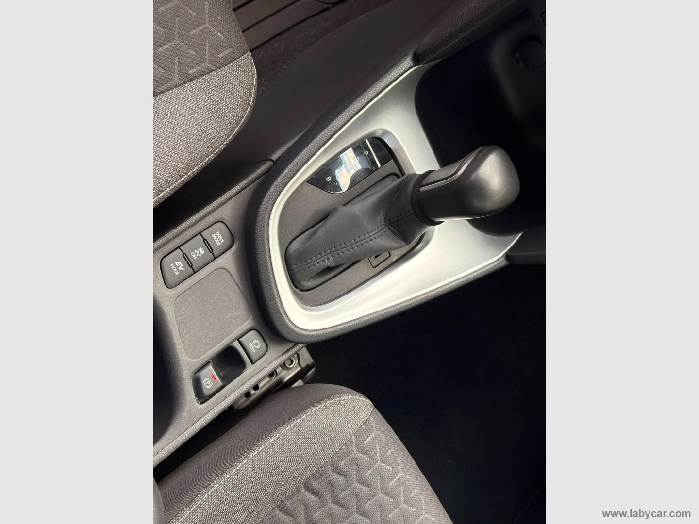 Toyota Yaris Cross Cross 1.5 Hybrid 5p. E-CVT Active - Immagine 12