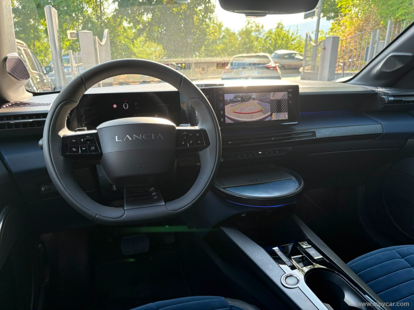 Lancia Ypsilon Hybrid e-DCT Ed.Limitata Cassina - Immagine 12