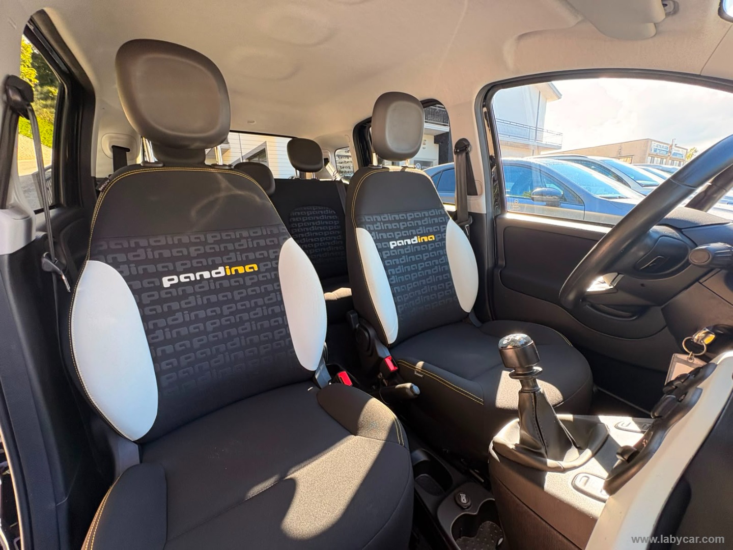Fiat Panda 1.0 FireFly S&S Hybrid Pandina - Immagine 12