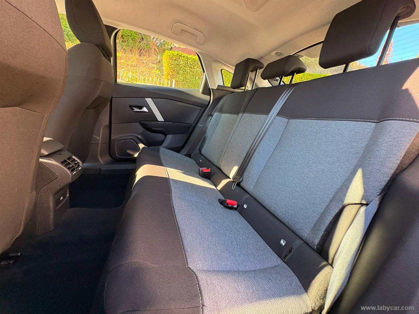 Citroën C4 Hybrid 110 e-DCS6 You - Immagine 12