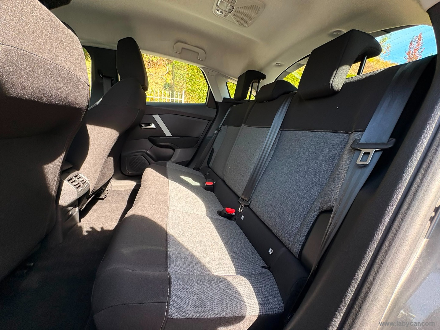 Citroën C4 Hybrid 110 e-DCS6 You - Immagine 12