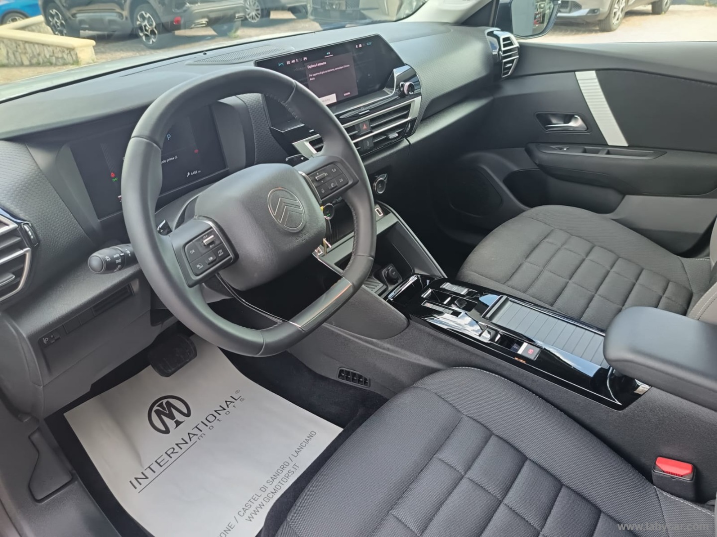 Citroën C4 Hybrid 145 e-DCS6 Plus - Immagine 12