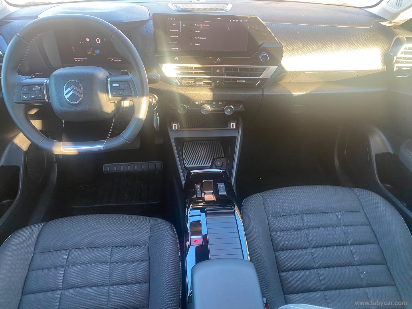 Citroën C4 Hybrid 145 e-DCS6 Plus - Immagine 12